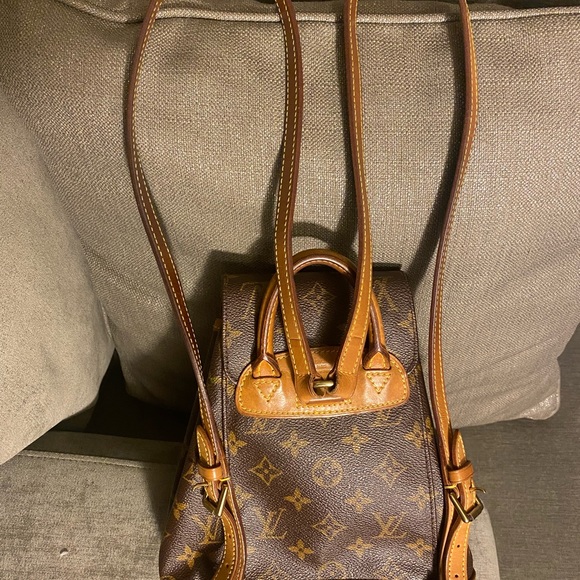 Louis Vuitton Montsouris Backpack - Picture 7 of 9